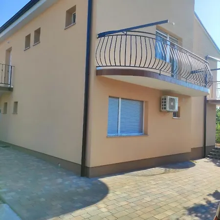 Гостевой дом Dragiv 1 *